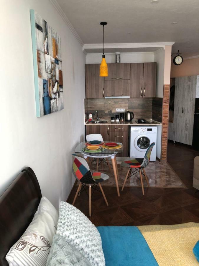 Cozy Bright Apartment With Amazing Sea View Batoumi Extérieur photo