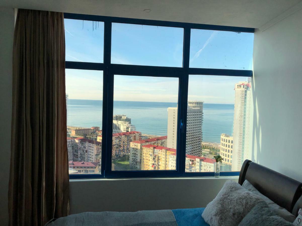 Cozy Bright Apartment With Amazing Sea View Batoumi Extérieur photo