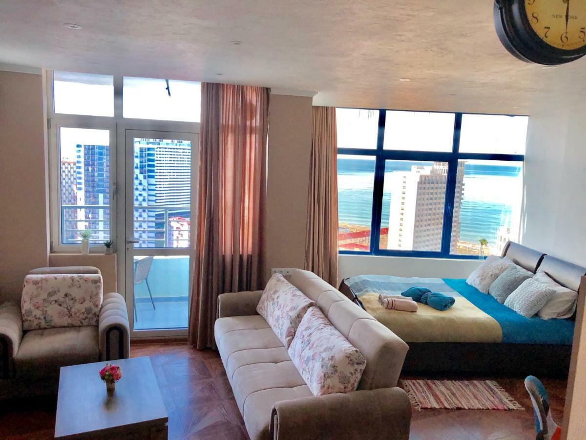 Cozy Bright Apartment With Amazing Sea View Batoumi Extérieur photo